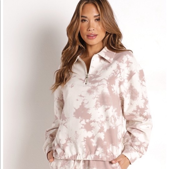 Varley Tops - NEW Varley Romero Sweat Taupe Tie Dye